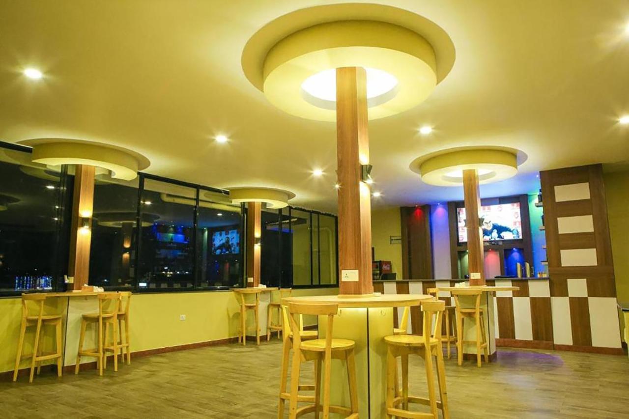 Hotel Glory Garden Покхара Екстер'єр фото