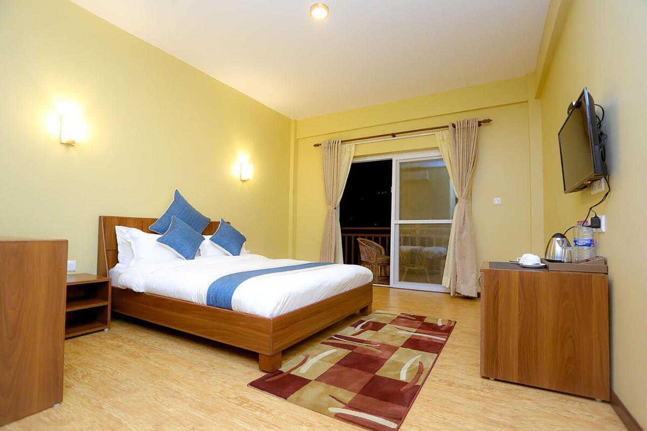 Hotel Glory Garden Покхара Екстер'єр фото
