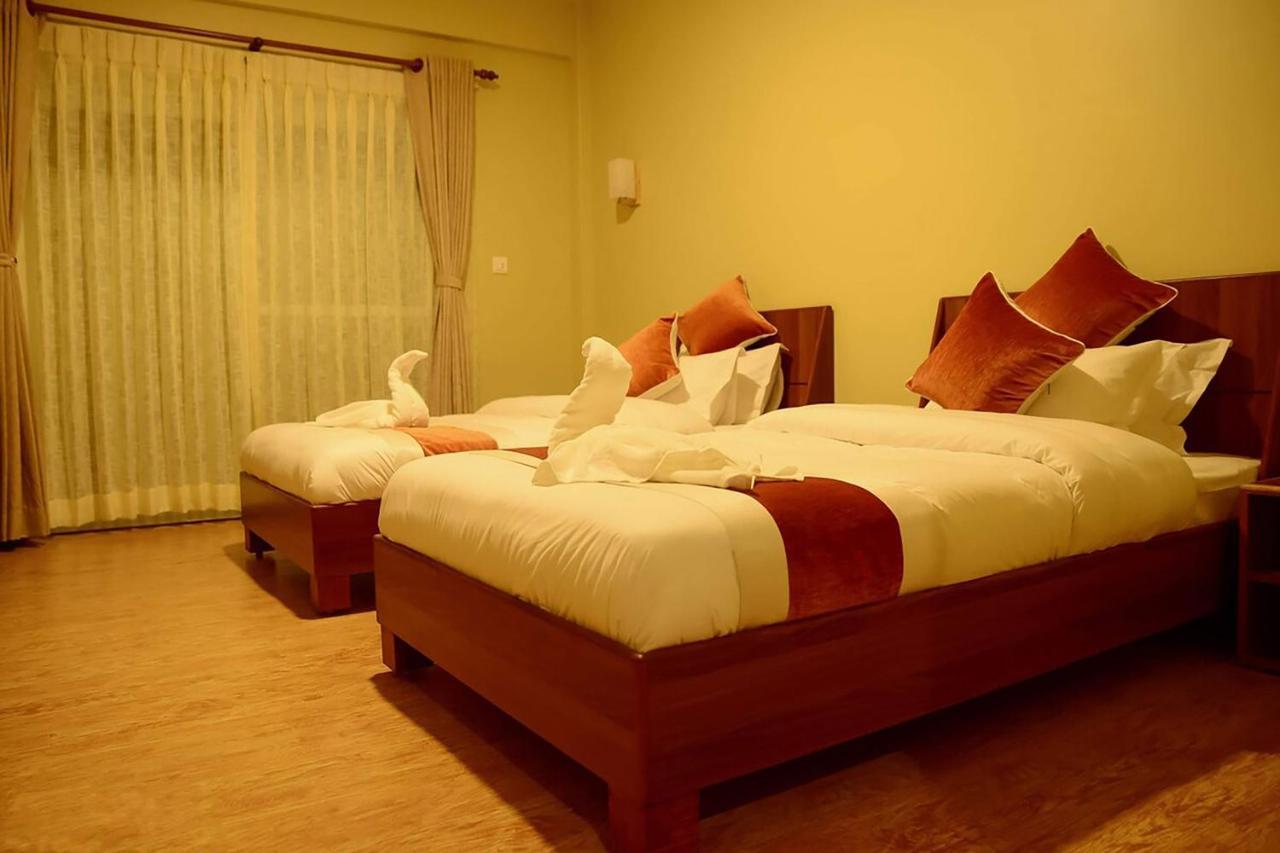 Hotel Glory Garden Покхара Екстер'єр фото