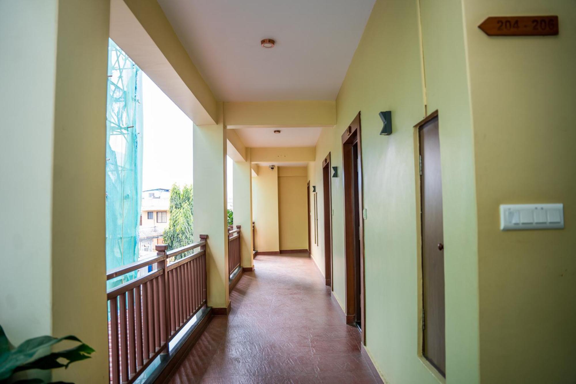 Hotel Glory Garden Покхара Екстер'єр фото